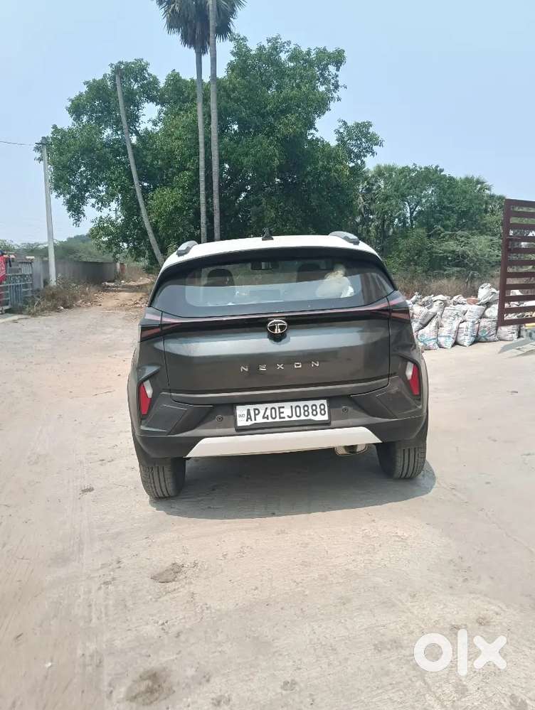 Tata Nexon Petrol 2024