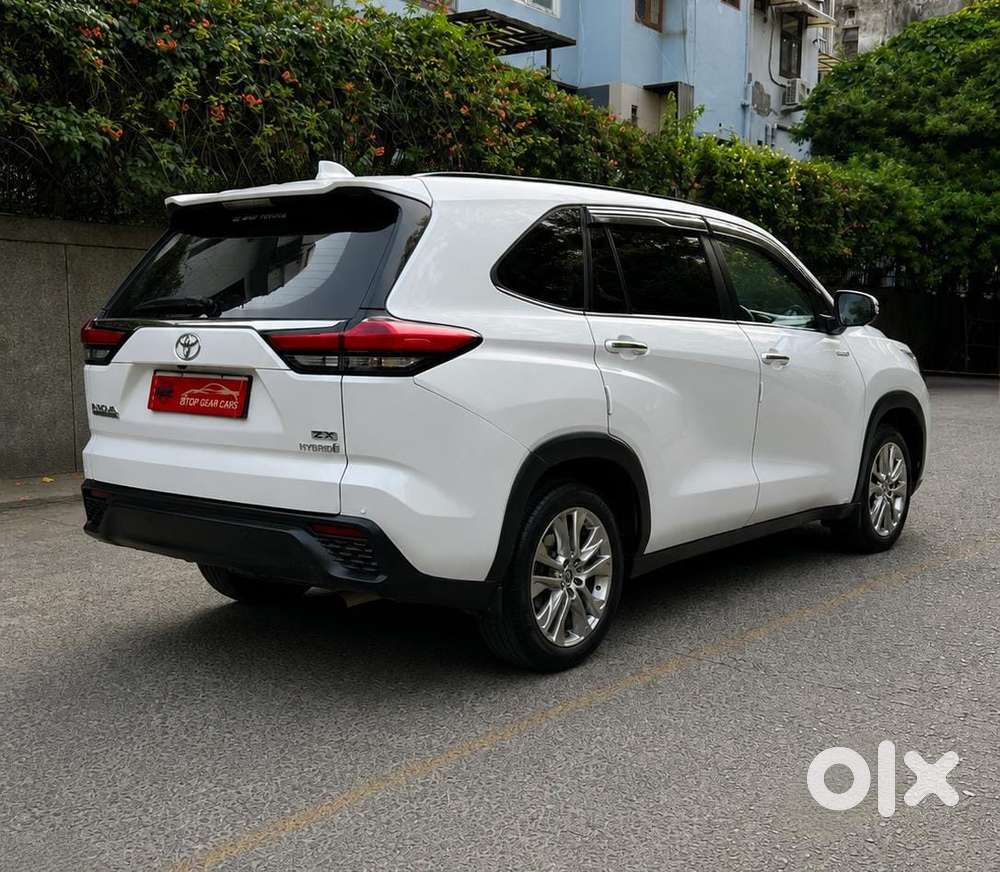 Toyota Innova Hycross 2.0 Zx Hybrid 7 Str, 2024, Petrol