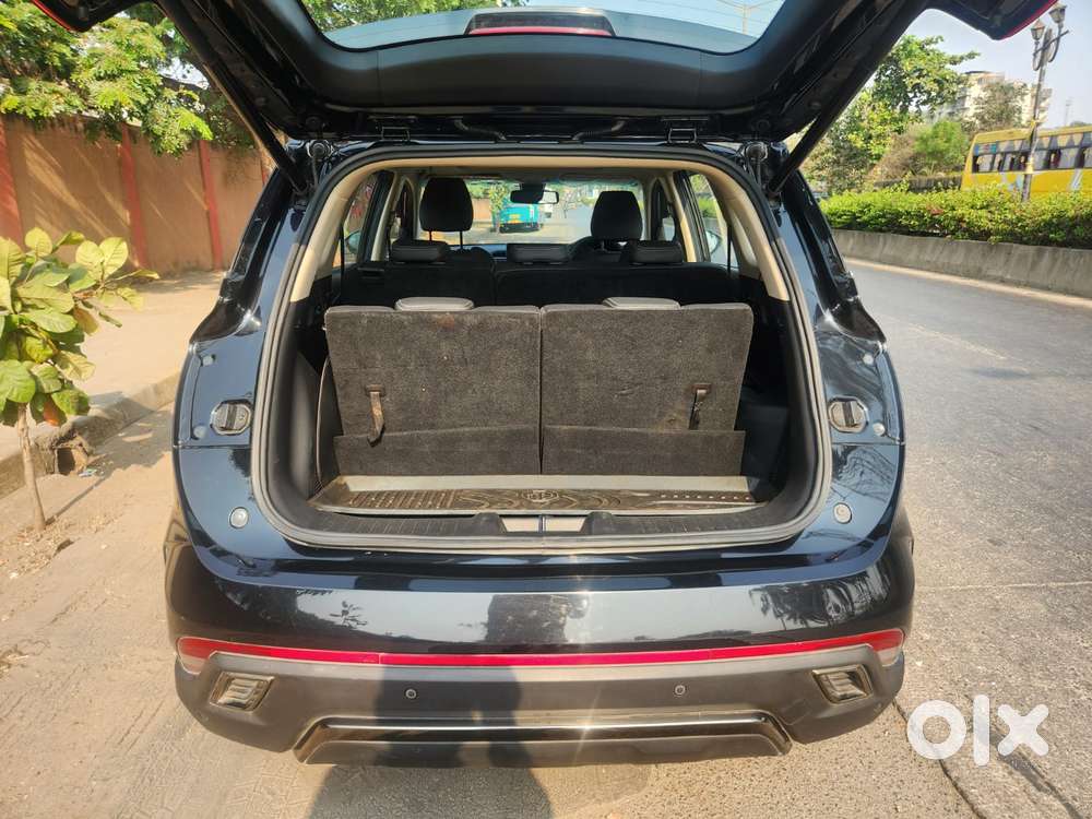 Mg Hector Plus Sharp Pro Blackstorm 1.5 Turbo Petrol Cvt 7 Str, 2024..