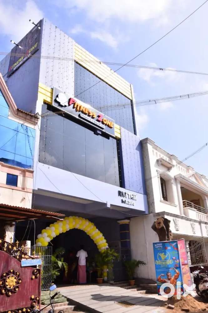 Commercial space around 1800 sqrft Ground floor available For Rent