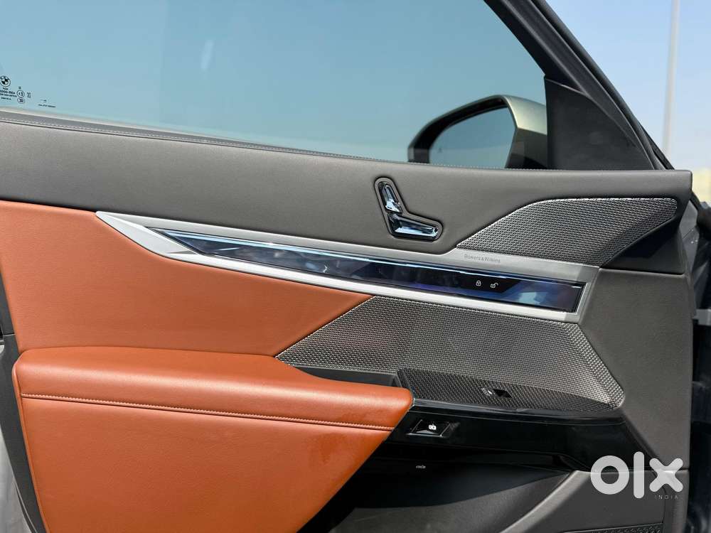 Bmw I7 Xdrive60, 2023, Electric