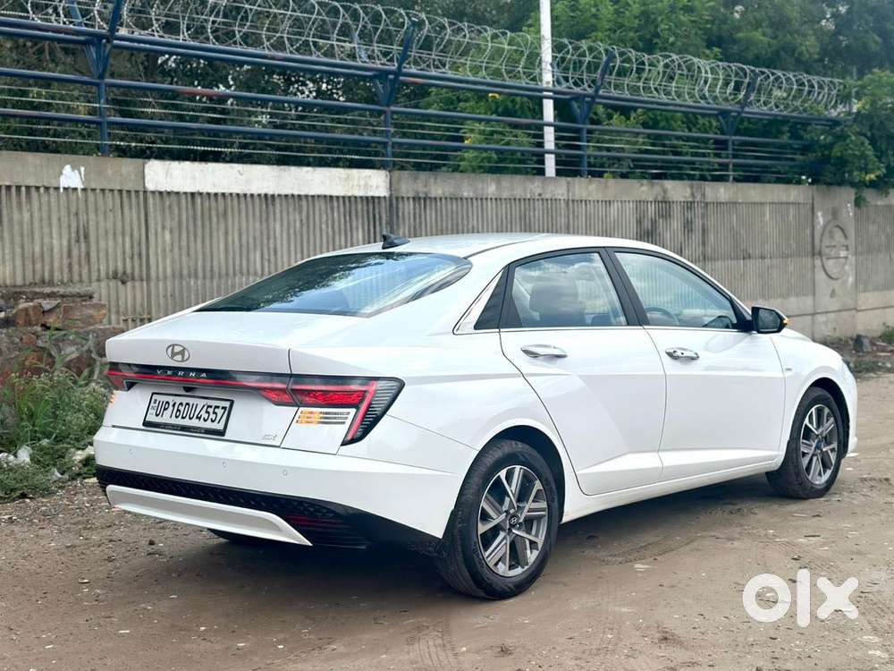 Hyundai Verna 1.5 Sx Ivt, 2024, Petrol