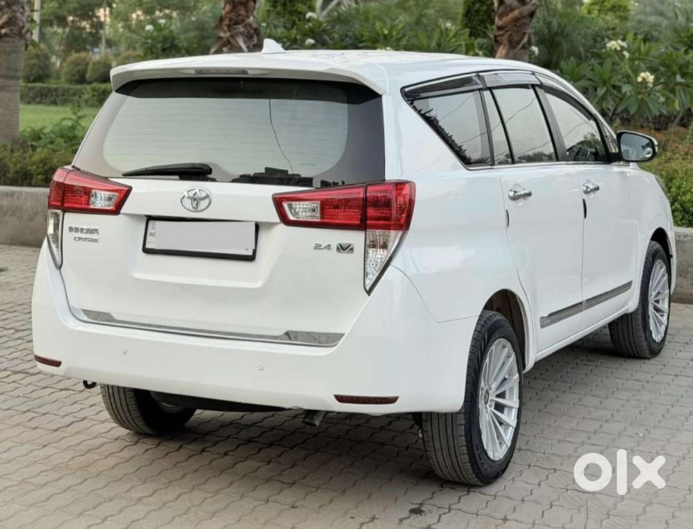 Toyota Innova Crysta 2.4 Vx Mt, 2016, Diesel