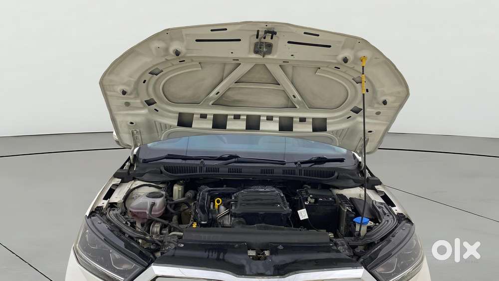 Skoda Slavia 1.0 Tsi Style At, 2023, Petrol