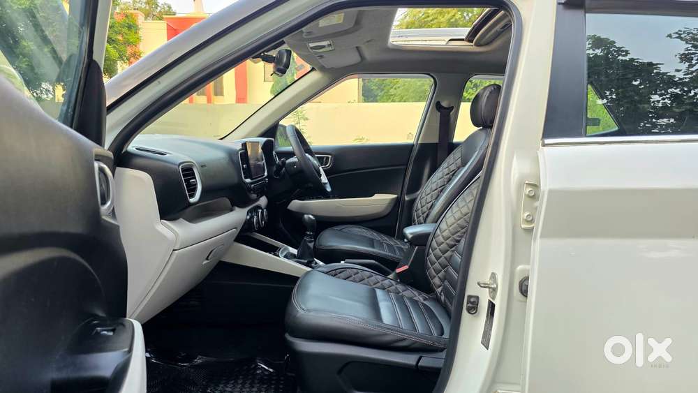 Hyundai Venue Sx Dual Tone, 2022, Cng & Hybrids