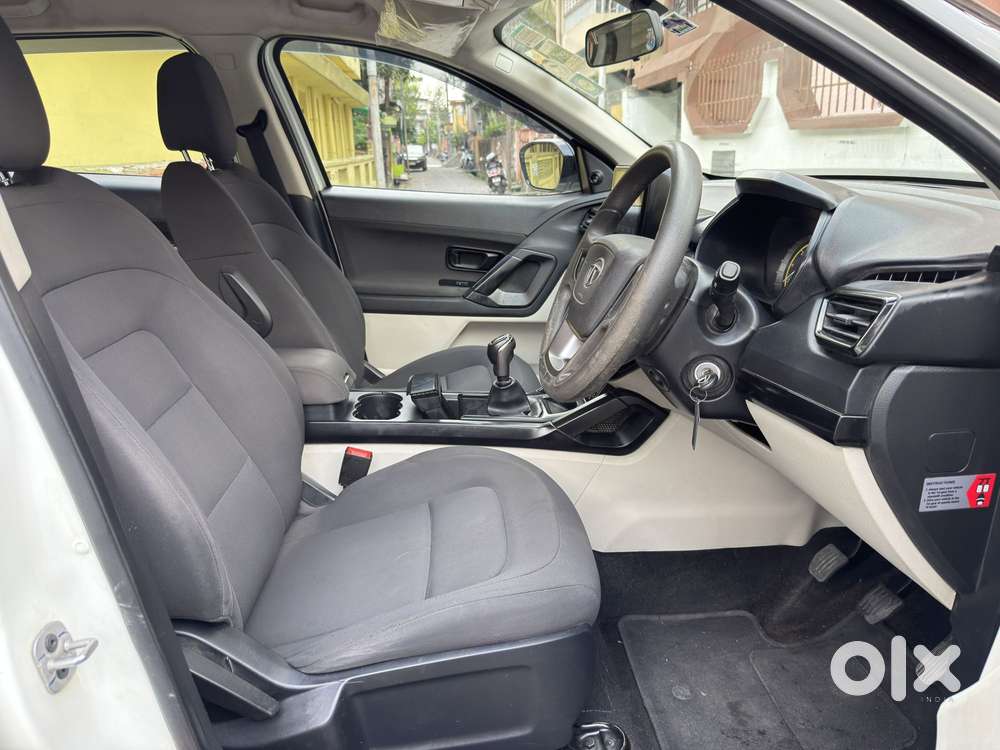 Tata Safari Pure, 2023, Diesel