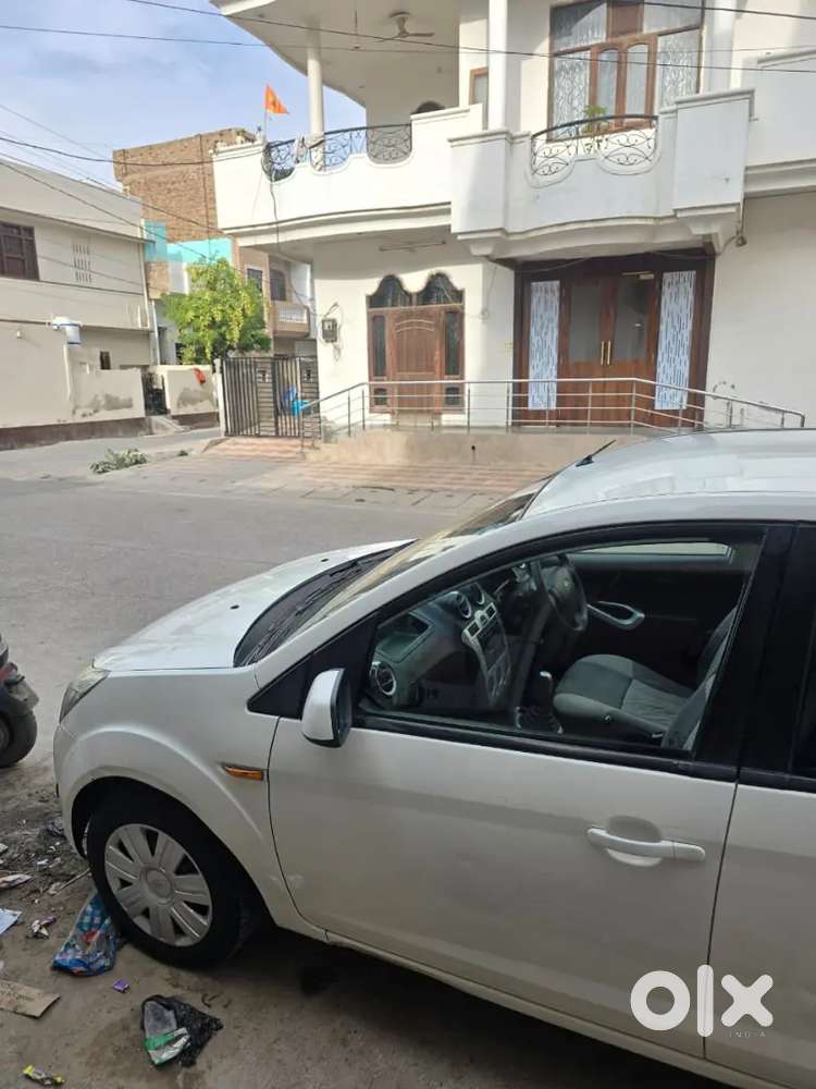 Brand New Ford Figo Zxi 29000 Kilometres Driven