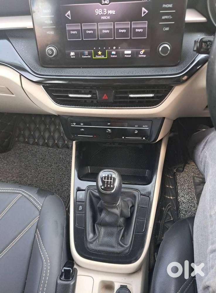 Skoda Slavia 1.0 Ambition Tsi, 2023, Petrol