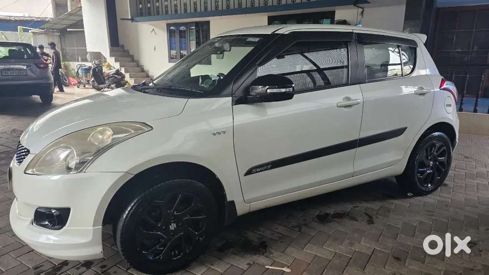 Maruti Suzuki Swift 2013 Petrol Manual