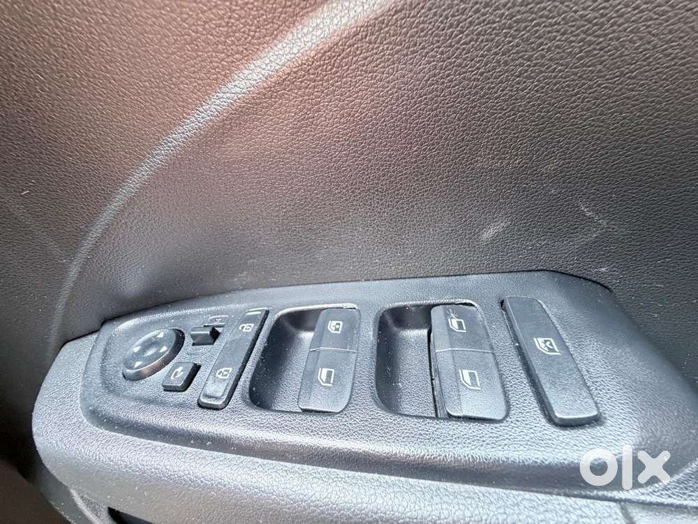 Hyundai Venue N Line 1.0 N8 Turbo Dct Dual Tone, 2022, Petrol