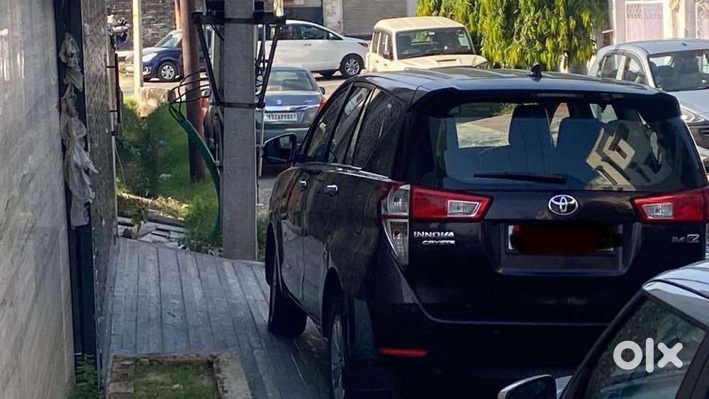 Toyota Innova Crysta 2016