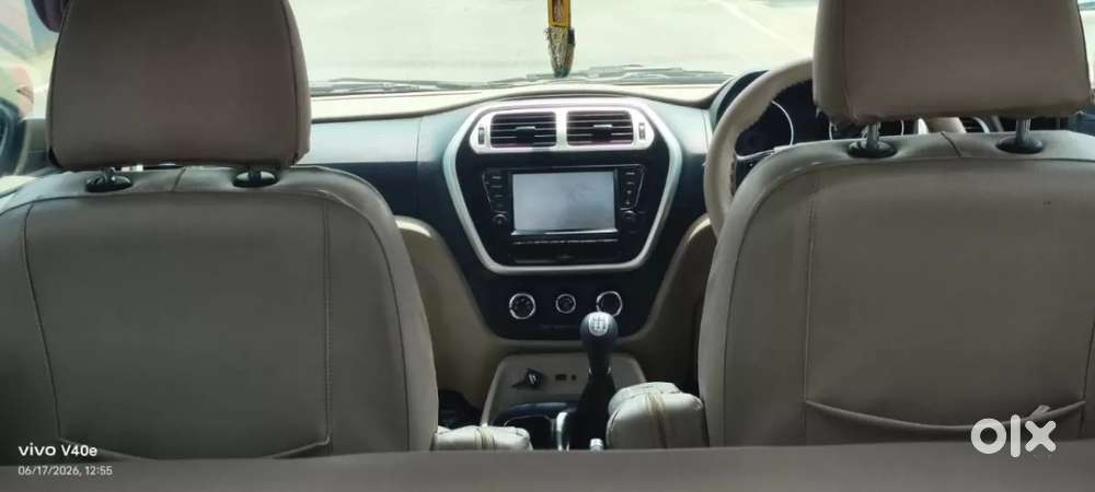 Mahindra Tuv 300 Mhawk100 T8 Dual Tone, 2018, Diesel
