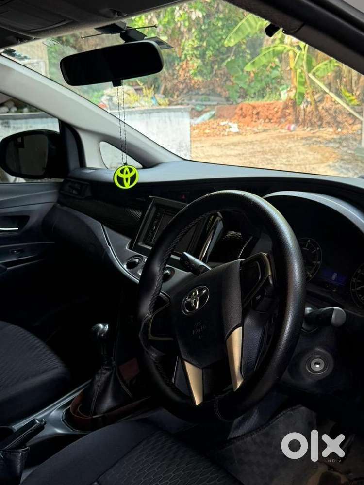 Toyota Innova Crysta 2016 Diesel 120000 Km Driven