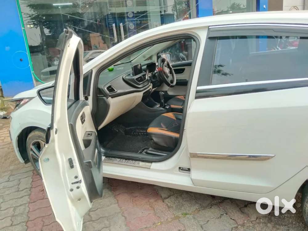 Tata Altroz 1.2 Xt, 2024, Petrol