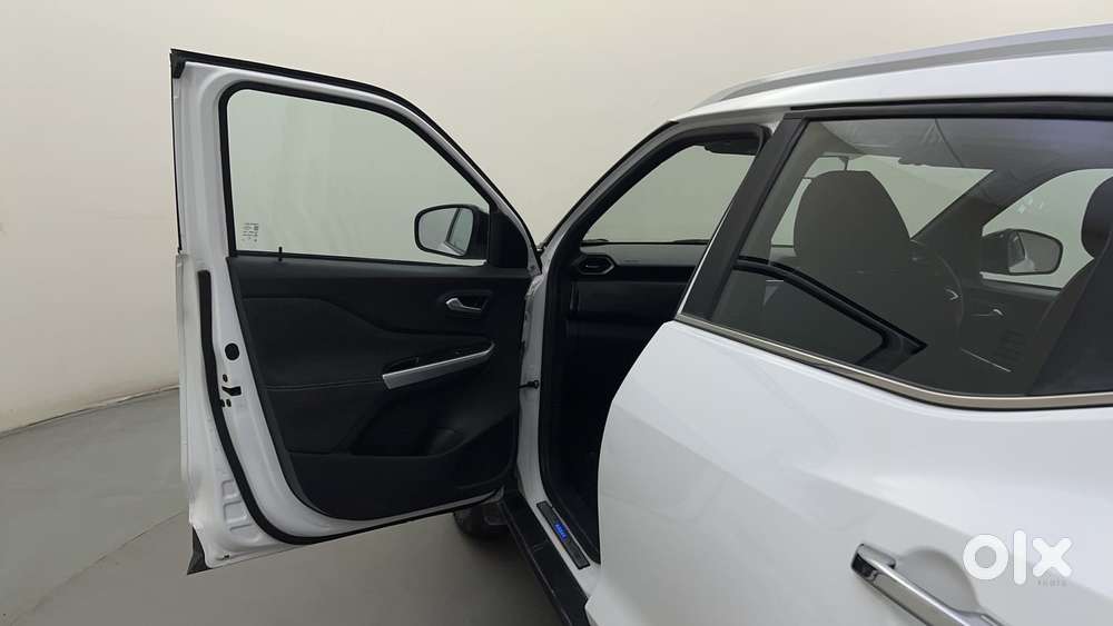 Nissan Magnite 1.0 Xv Premium Turbo Cvt, 2024, Petrol