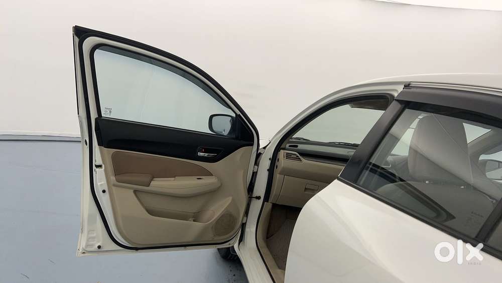 Maruti Suzuki Dzire Vxi Ags, 2022, Petrol