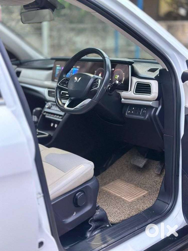 Mahindra Xuv700 2.2 Ax 7 Diesel At Luxury Pack Str, 2023, Diesel