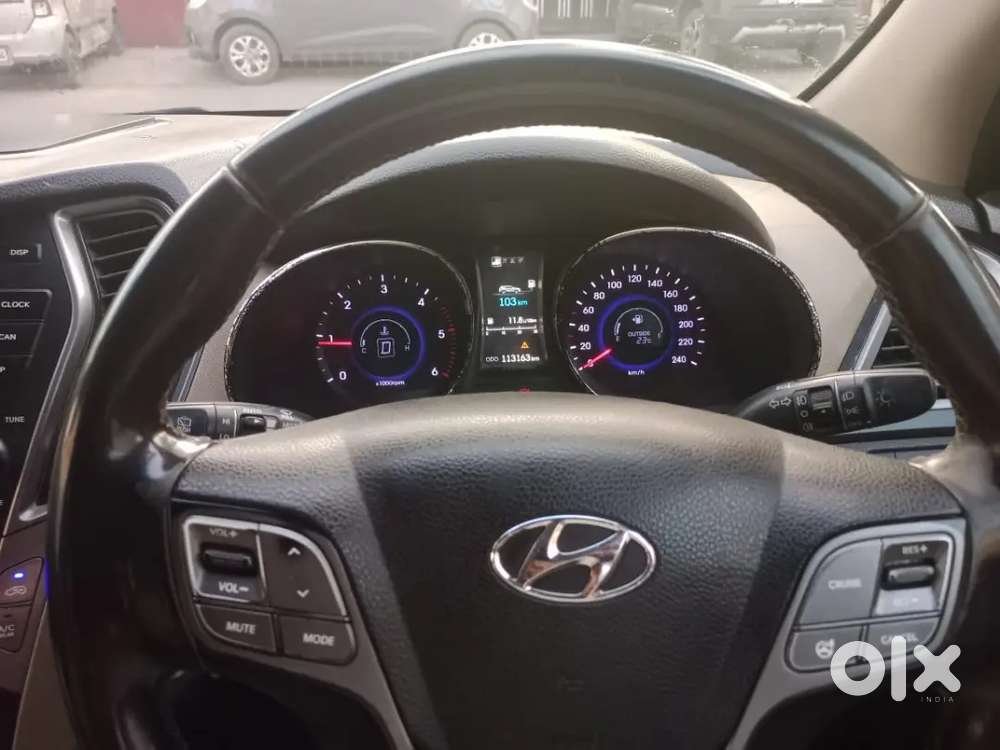 Hyundai Santa Fe 2015 Diesel 113000 Km Driven