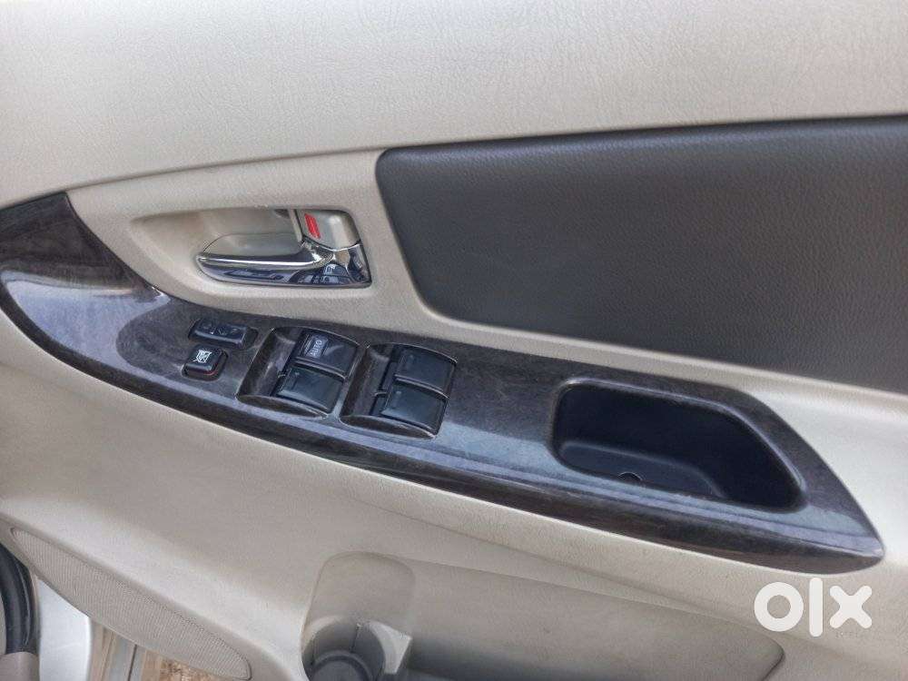 Toyota Innova 2.5 Z Diesel 7 Seater, 2014, Diesel
