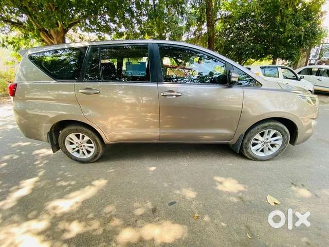 Toyota Innova Crysta 2.4 G Mt, 2016, Diesel
