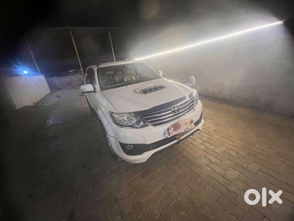 Toyota Fortuner 3.0 Sportivo 4x2 At  1st Owner  Excellent Condition