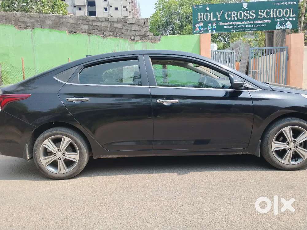 Hyundai Verna 6 Airbags With Sunroof