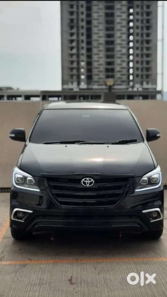 Toyota Innova 2014  2.5 V (mafia Spec)