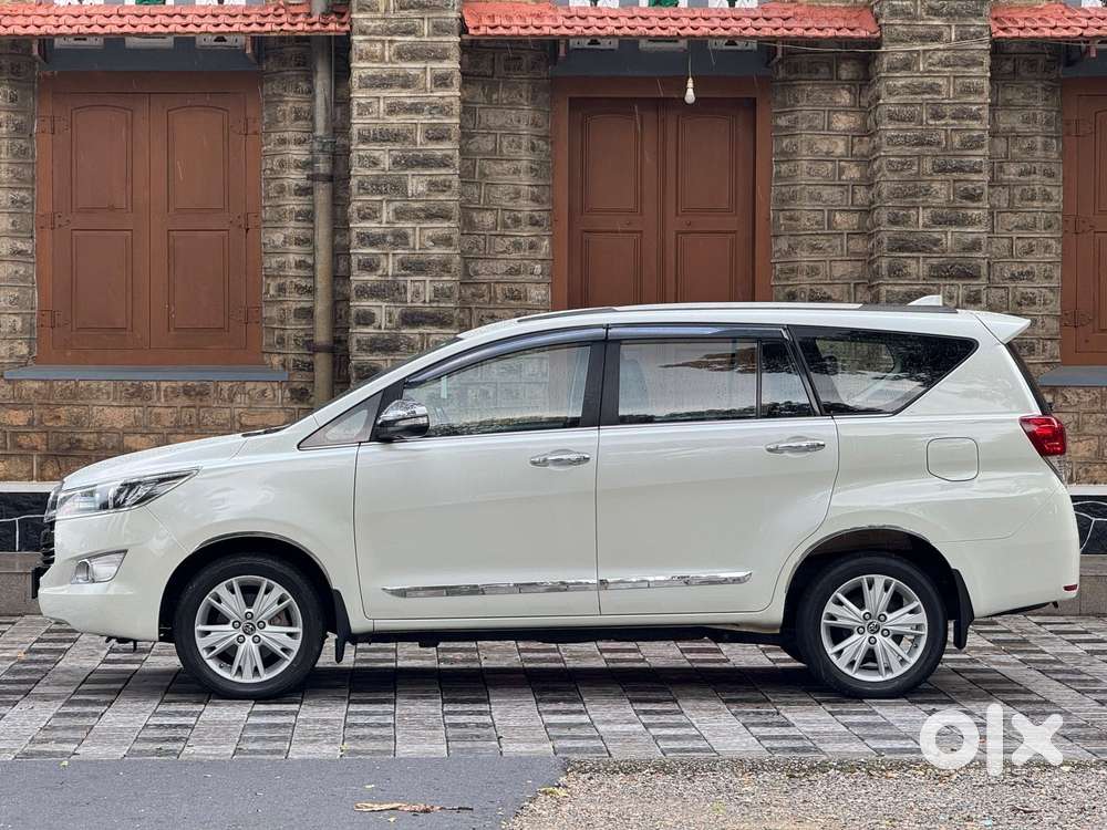 Toyota Innova Crysta 2.4 Z 7 Str, 2016, Diesel