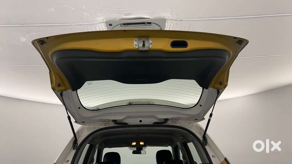 Maruti Suzuki Vitara Brezza Zdi+ Dual Tone Mt, 2016, Diesel