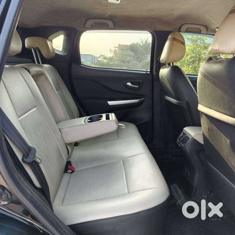 Nissan Magnite 1.0 Xv Premium, 2023, Petrol