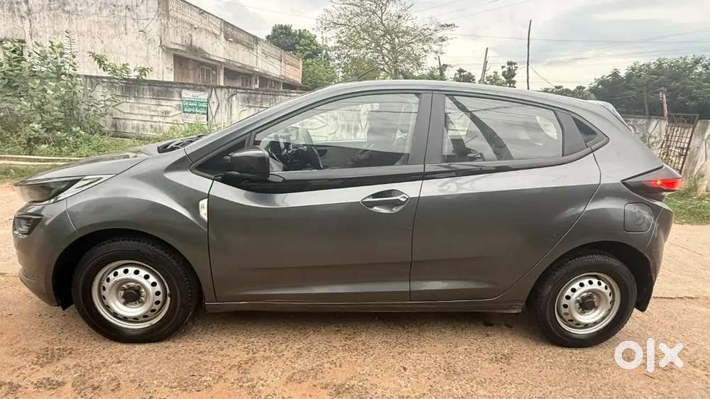 Tata Altroz 1.2 Plus 2021