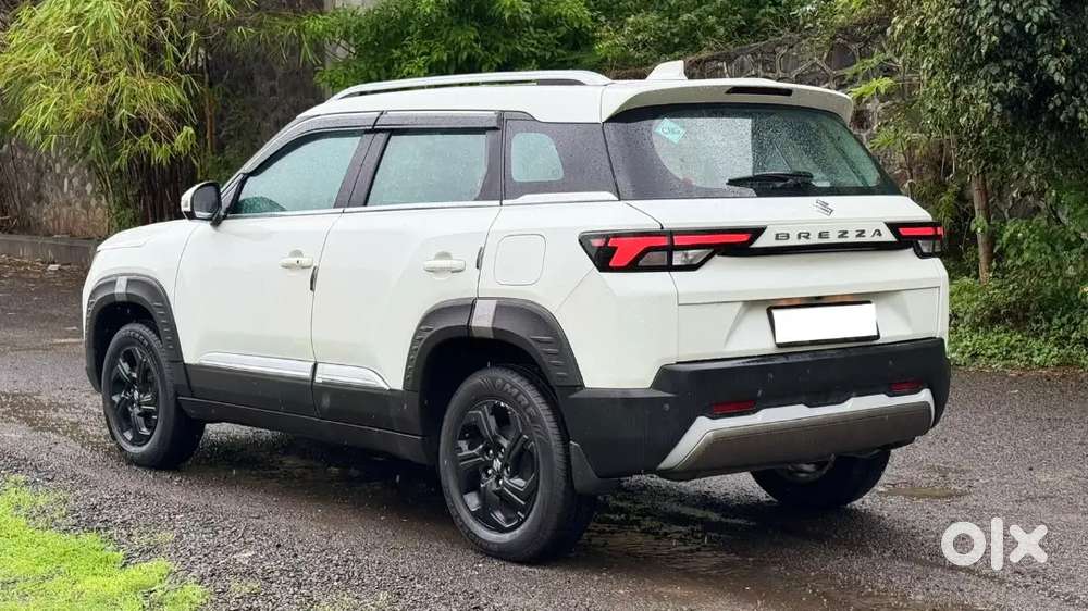 Brezza 1.5 Zxi Cng Dual Tone 2024 Top Model