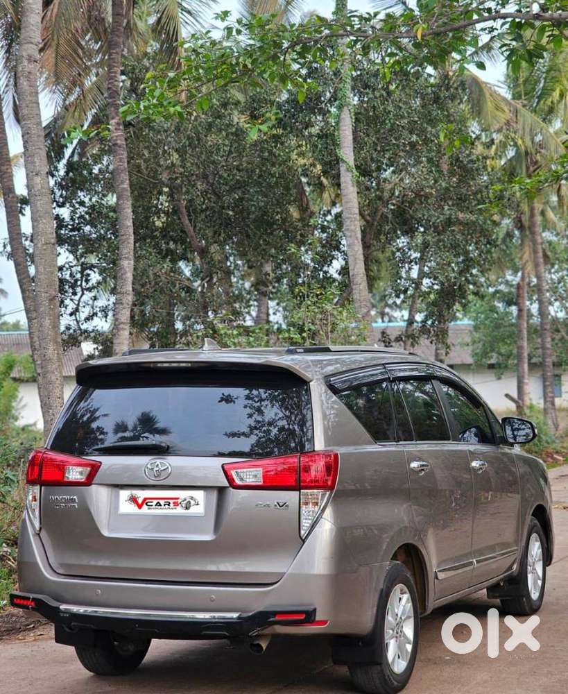 Toyota Innova Crysta 2.4 V, 2017, Diesel