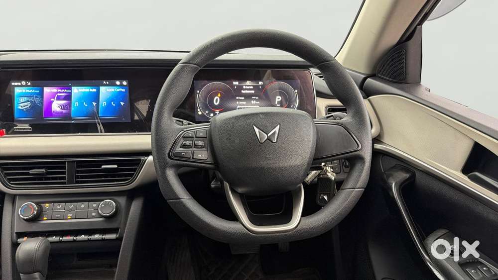 Mahindra Xuv700 2.0 Ax 5 Petrol At Str, 2023, Petrol