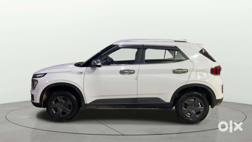 Hyundai Venue Sx(o) 1.0 Turbo Dct Knight Edition, 2023, Petrol