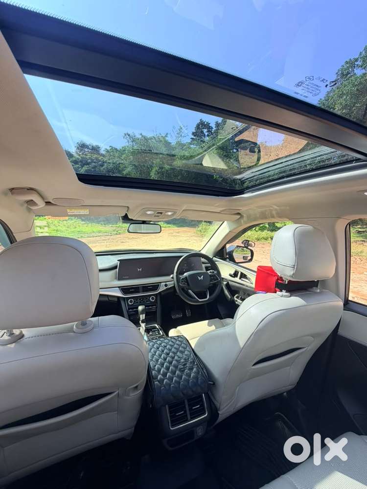 Mahindra Xuv700 2.2 Ax 7 Diesel At Luxury Pack Str Awd, 2024, Diesel