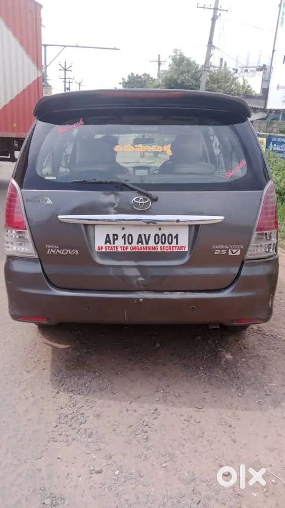 Toyota Innova 2010 Diesel Well Maintained