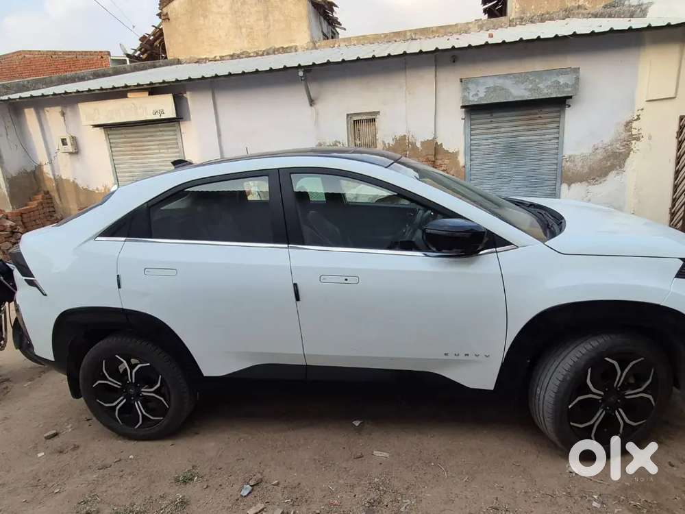 Tata Curvv 2025 Diesel 37600 Km Driven