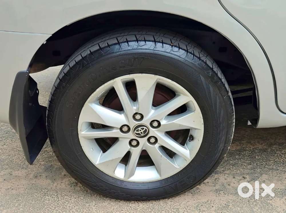 Toyota Innova Crysta 2.8 Zx At 7 Seater, 2017, Diesel