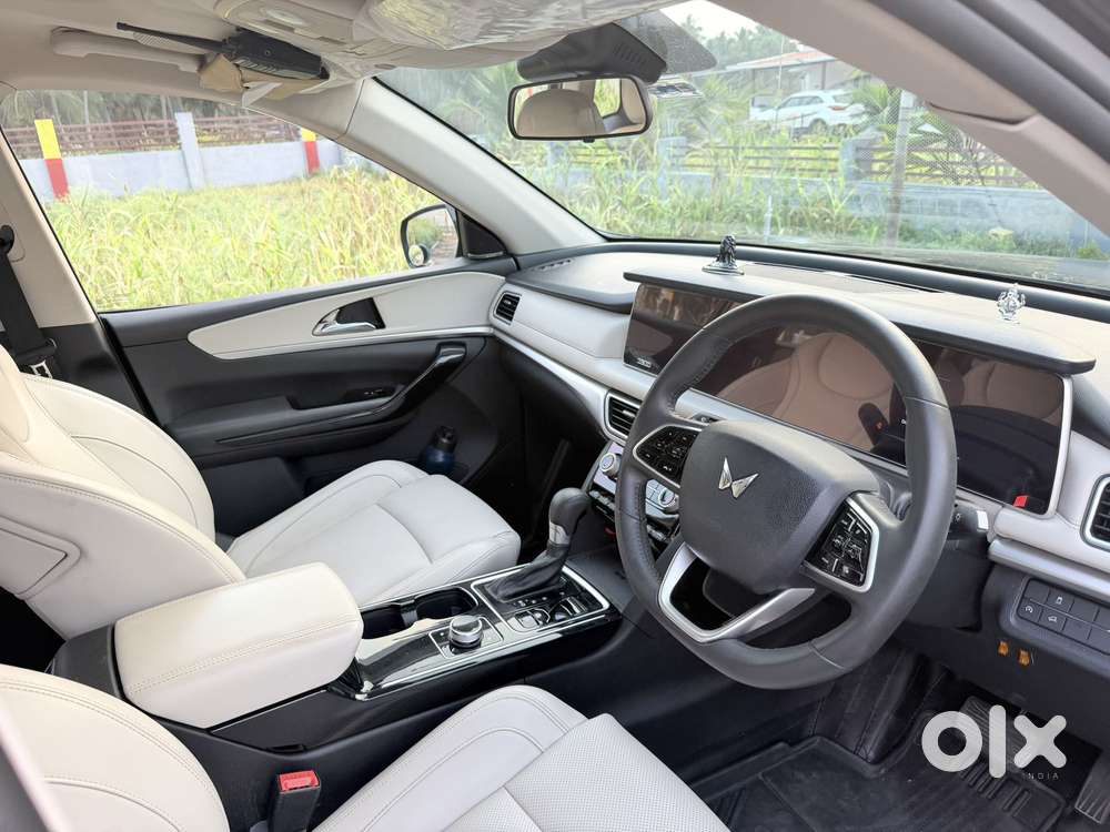 Mahindra Xuv700 Ax7 Luxury Pack Awd, 2023, Diesel