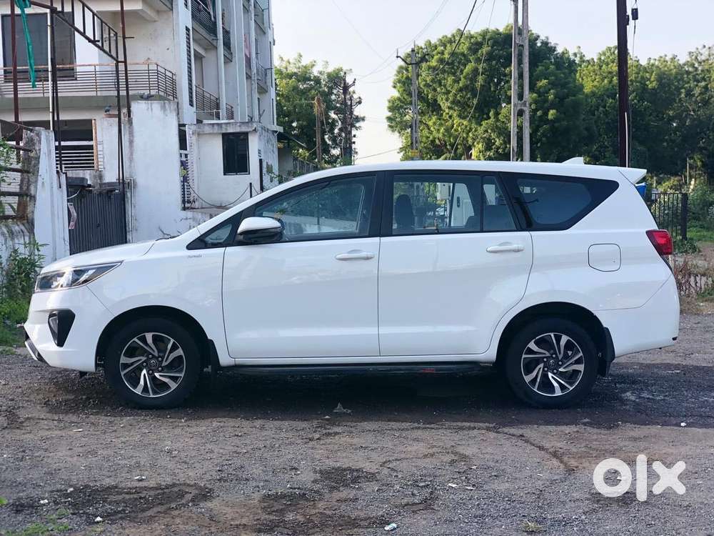 Toyota Innova Crysta [2020-ongoing] 2.4 Gx At 8 Str, 2021, Diesel