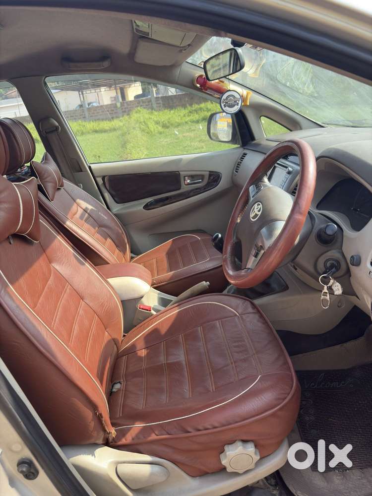 Toyota Innova 2.5 Vx 8 Str Bs-iii, 2015, Diesel