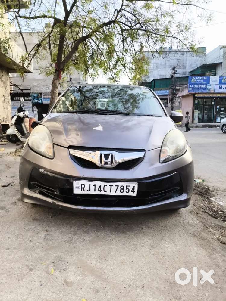 Honda Brio 2013 Petrol Well Maintained