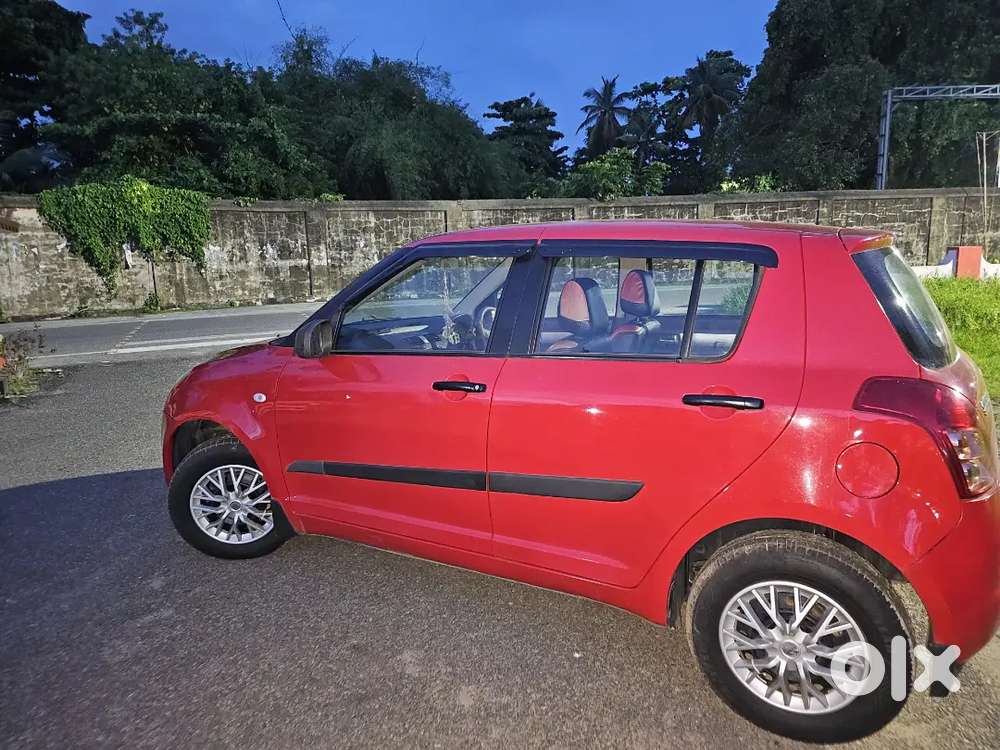 Maruti Suzuki Swift Vxi 2010  1.09 Lakh Km  Good Condition