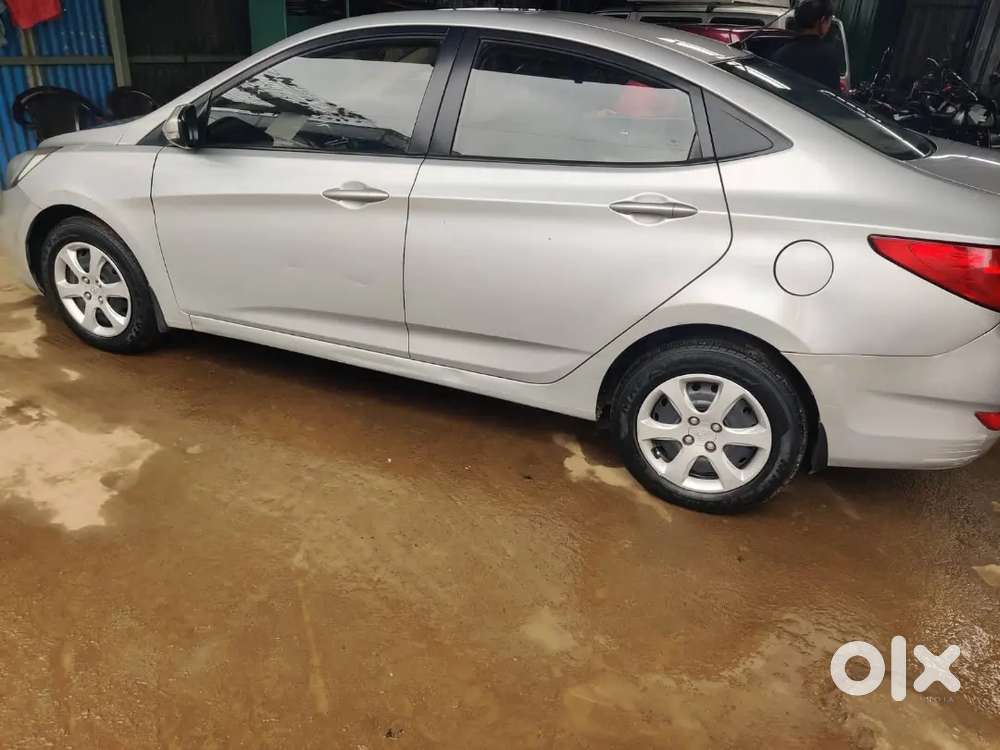Hyundai Verna Sx Petrol 2012