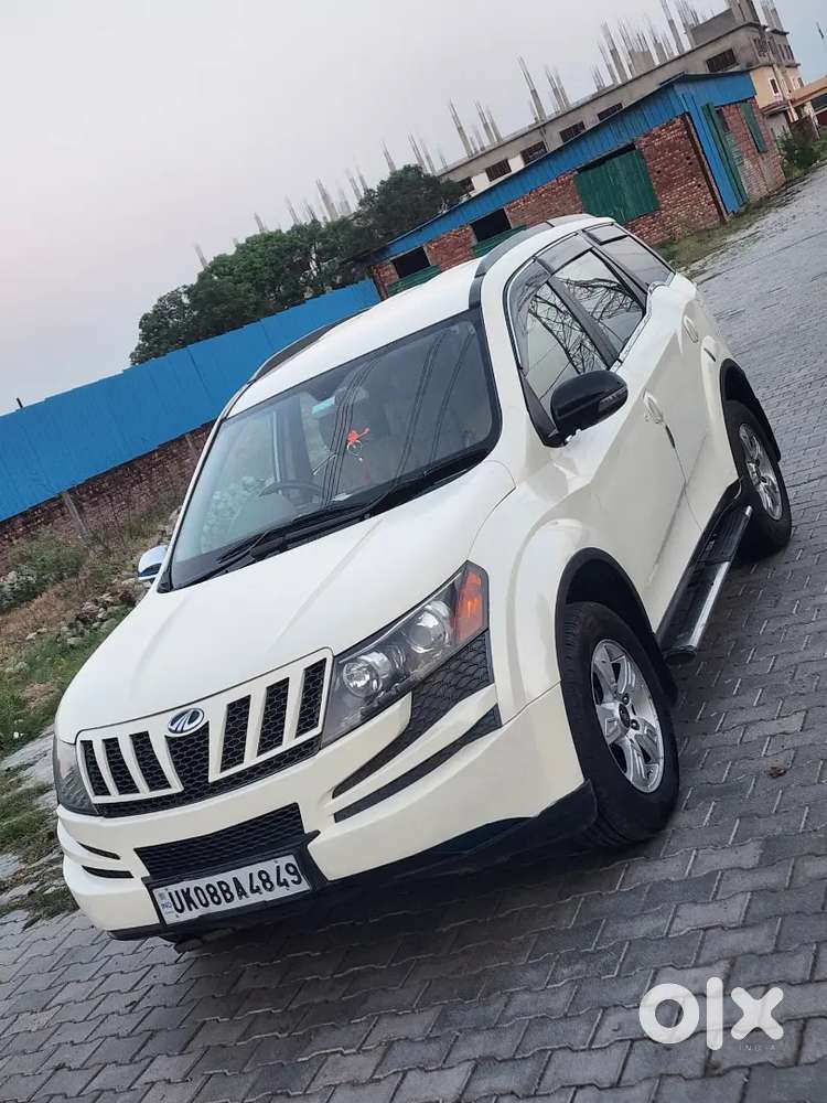Mahindra Xuv W8
Airbags 
Central Lock 
Cruise Control
Allow Wheels