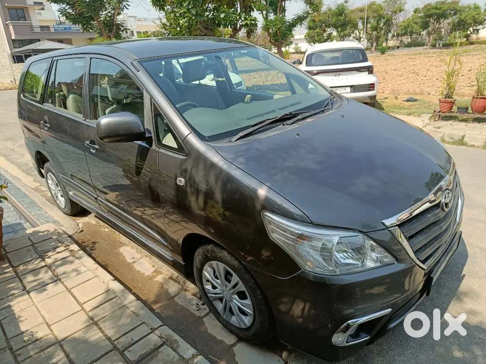 Toyota Innova 2.5 G 2014