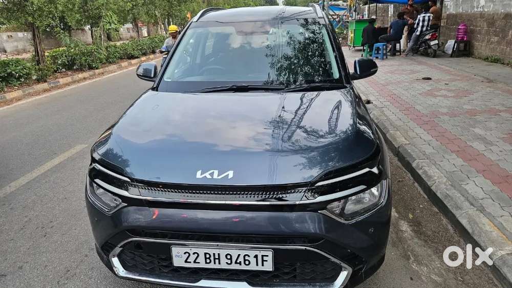 Kia Carens 2022 Petrol Well Maintained