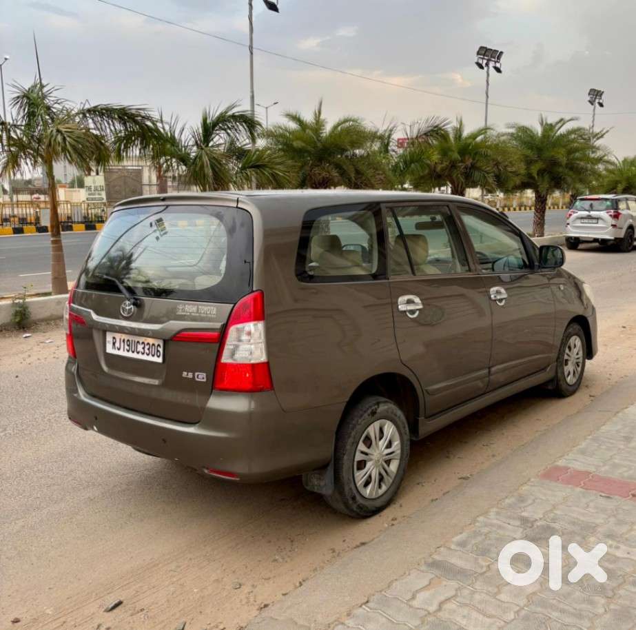 Toyota Innova 2.5 G (diesel) 8 Seater, 2016, Diesel