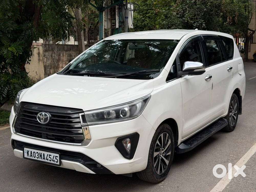 Toyota Innova Crysta 2.8z Automatic, 2016, Diesel